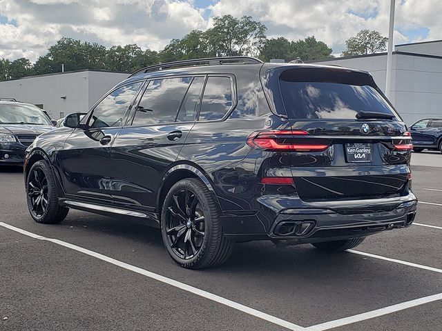 Used 2025 BMW X7 M60i AWD/4WD image 4