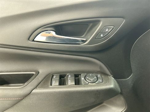 Used 2022 Chevrolet Equinox RS w/ RS Leather Package image 11