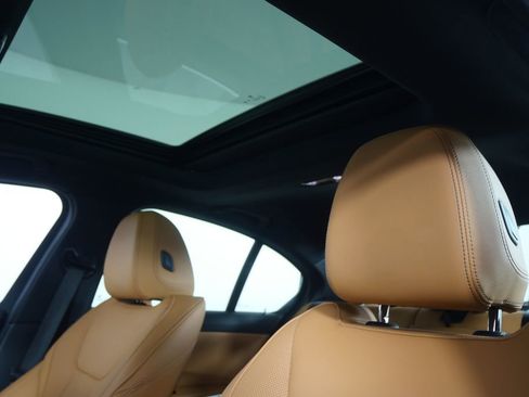 Certified 2025 BMW 330i Sedan RWD image 11