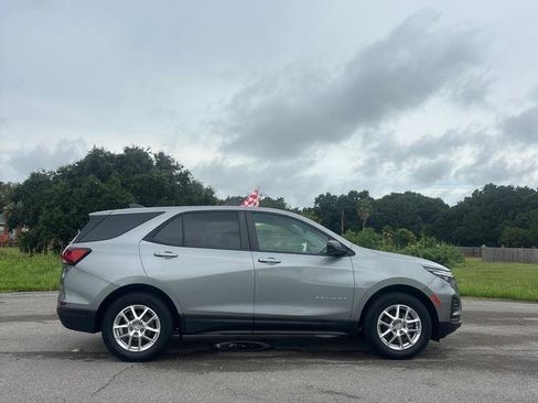 Used 2023 Chevrolet Equinox LS FWD image 6