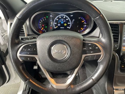 Used 2018 Jeep Grand Cherokee Laredo AWD/4WD image 14