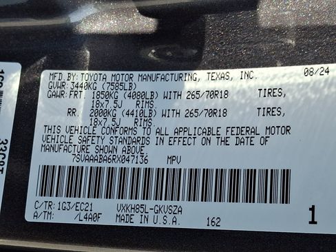 Used 2024 Toyota Sequoia SR5 w/ SR5 Premium Package AWD/4WD image 28