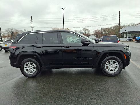 Certified 2023 Jeep Grand Cherokee Laredo image 7