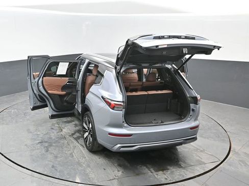 Used 2025 Mitsubishi Outlander SEL image 39