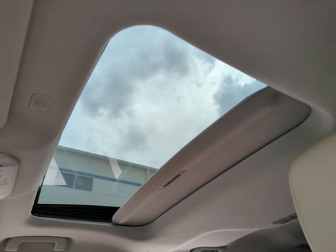 Certified 2021 Toyota Highlander XLE FWD image 12
