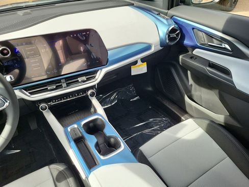 New 2026 Chevrolet Equinox EV LT image 11