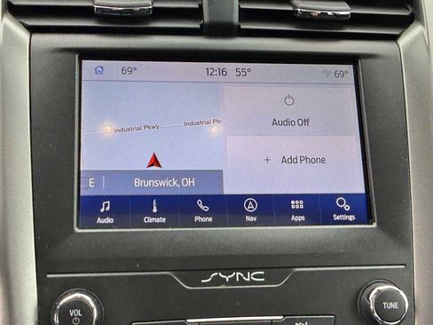 Used 2020 Ford Fusion SE FWD image 20