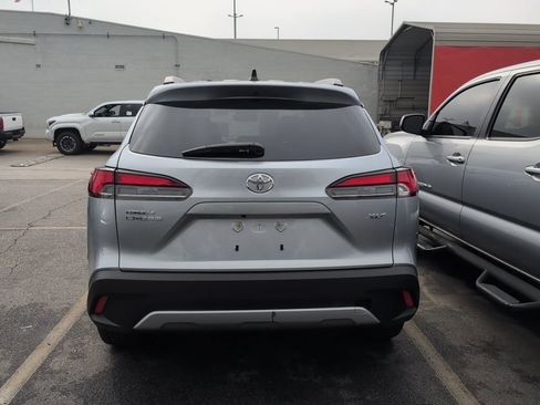 Used 2025 Toyota Corolla Cross XLE image 3