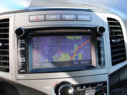 Used 2013 Toyota Venza XLE image 27