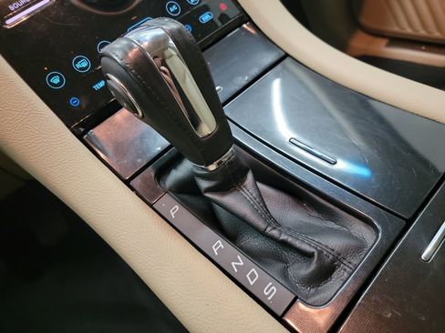 Used 2019 Ford Taurus Limited image 27