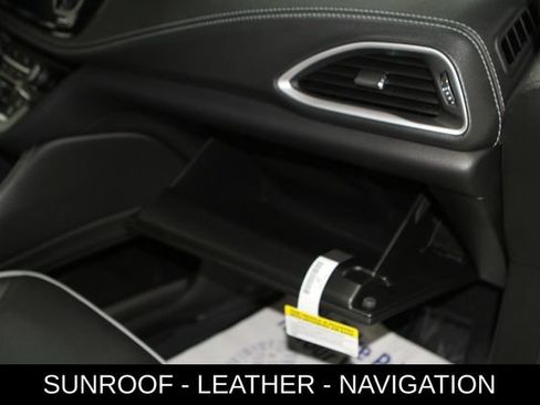 New 2027 Chrysler Pacifica Limited AWD/4WD image 24