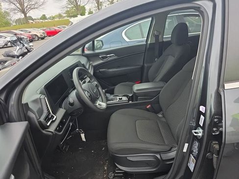 Used 2024 Kia Sportage LX FWD image 4