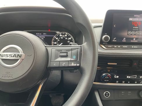 Certified 2021 Nissan Rogue SV FWD image 14
