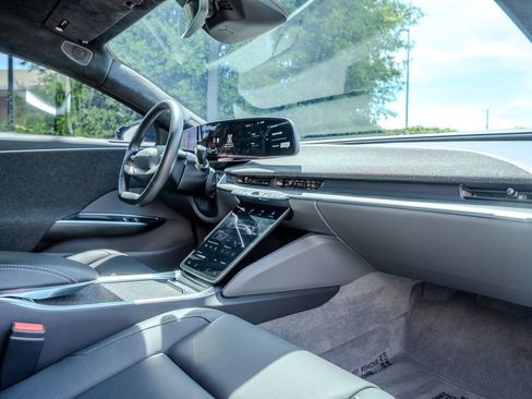 Used 2024 Lucid Air Pure RWD image 21