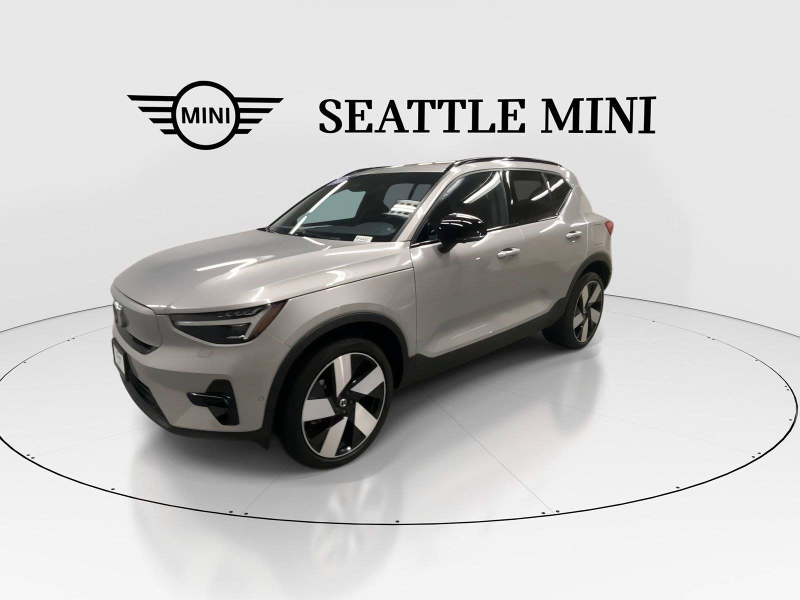 Used 2023 Volvo XC40 Recharge Ultimate w/ Protection Package Premier AWD/4WD image 5