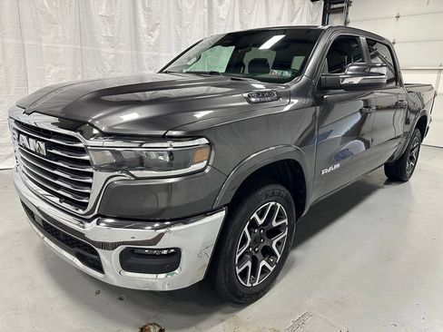 Used 2025 RAM 1500 Laramie AWD/4WD image 3