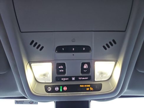 Used 2023 GMC Terrain SLT w/ Infotainment Package II image 23