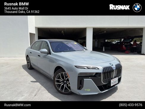 Used 2023 BMW i7 xDrive60 w/ Parking Assistance Package AWD/4WD image 1