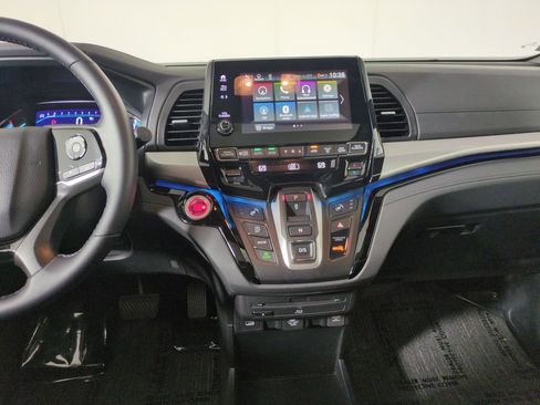 Certified 2024 Honda Odyssey Touring image 21