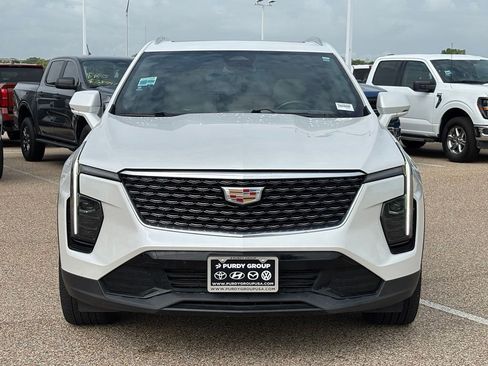 Used 2024 Cadillac XT4 Premium Luxury FWD image 3