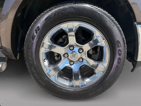 Used 2018 RAM 1500 Laramie w/ Convenience Group AWD/4WD image 37