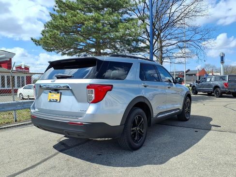 Certified 2023 Ford Explorer XLT image 6