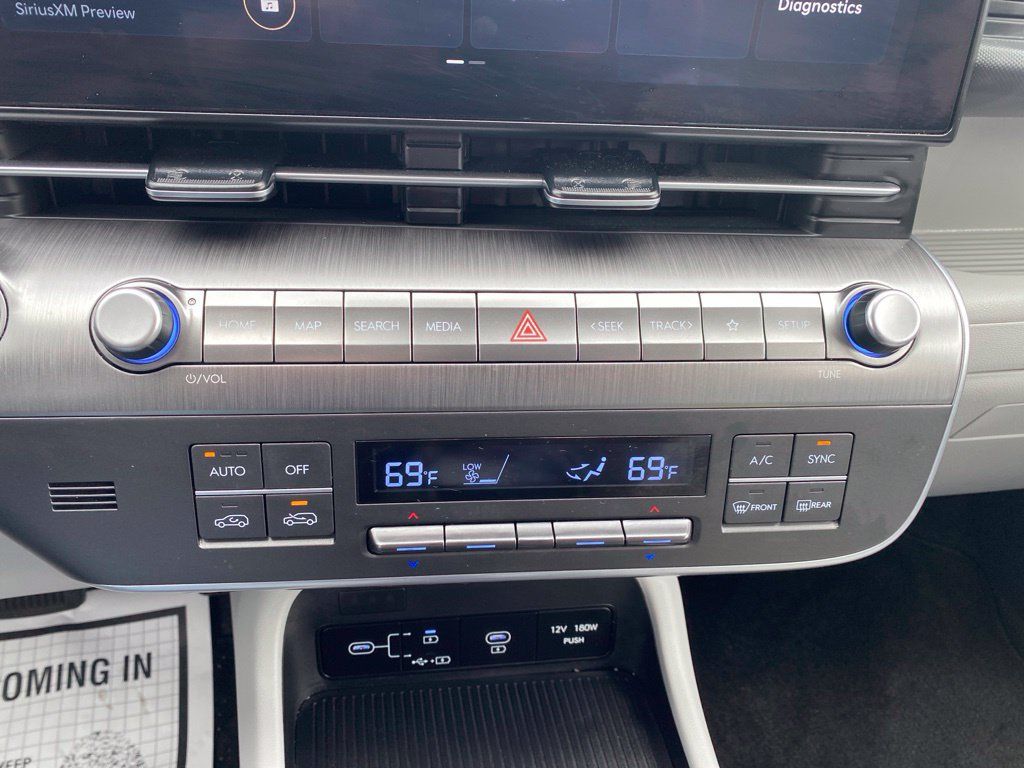 Certified 2024 Hyundai Kona SEL AWD/4WD image 19