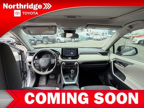 Used 2019 Toyota RAV4 XLE w/ Convenience Package FWD image 8