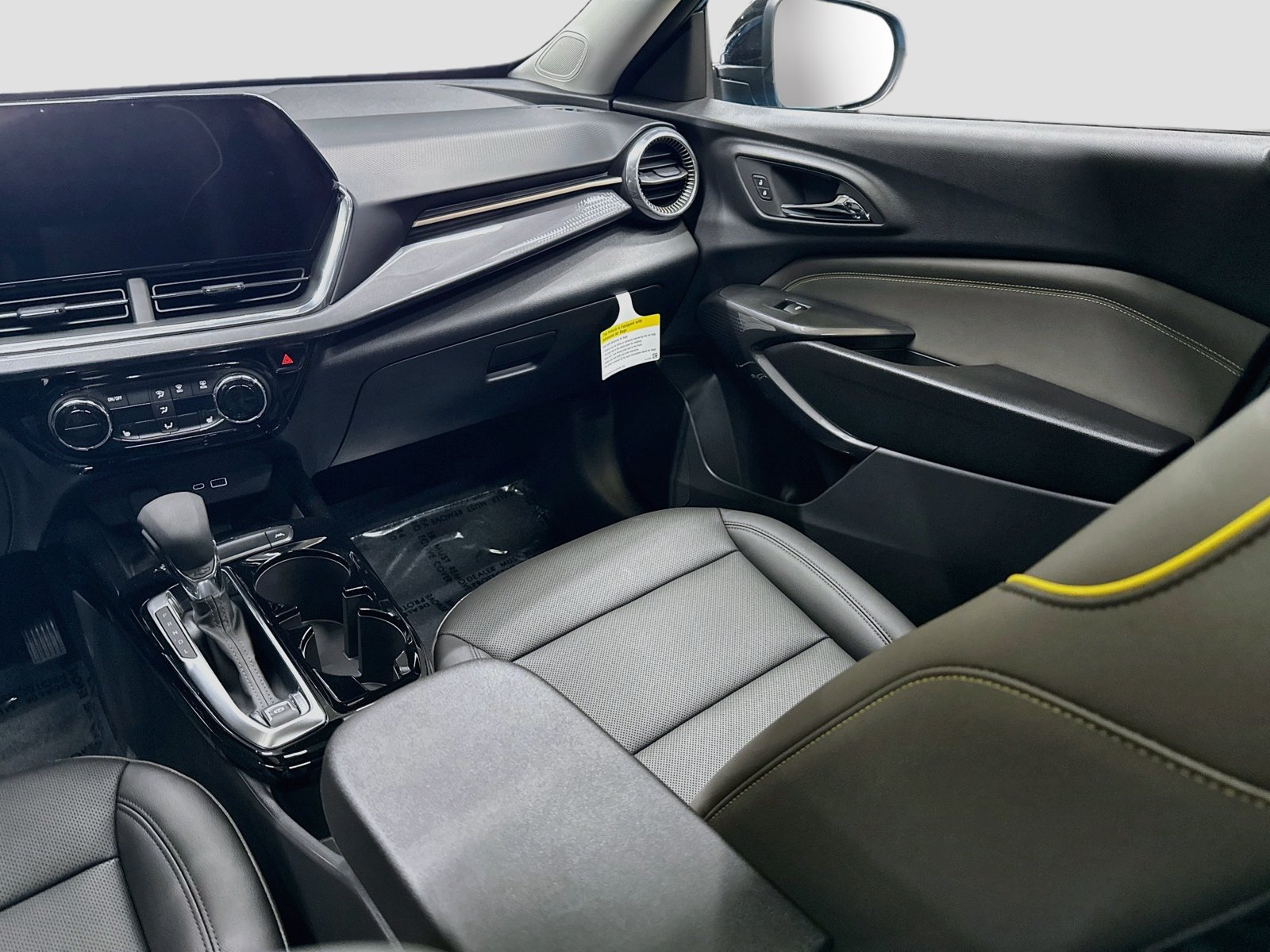 New 2026 Chevrolet Trax ACTIV w/ Sunroof Package FWD image 27