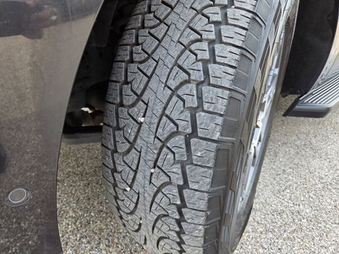 Used 2025 Ford Expedition Active AWD/4WD image 13