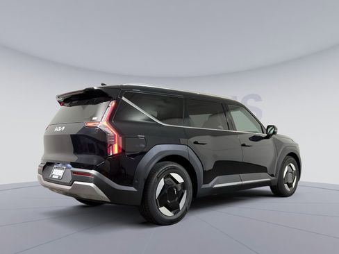 New 2026 Kia EV9 Wind AWD/4WD image 5