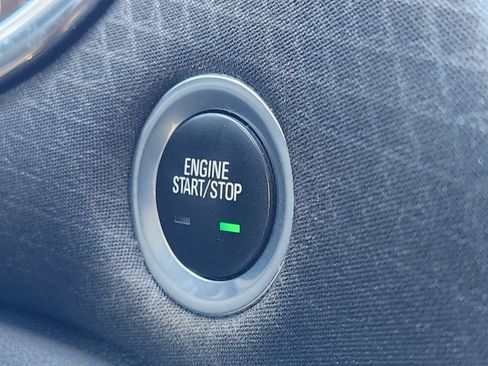 Used 2017 Chevrolet Malibu LT image 21