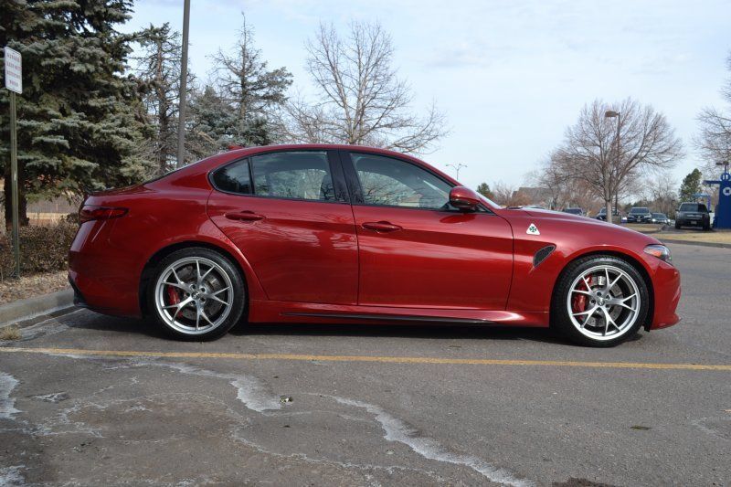 Used 2018 Alfa Romeo Giulia Quadrifoglio RWD image 7
