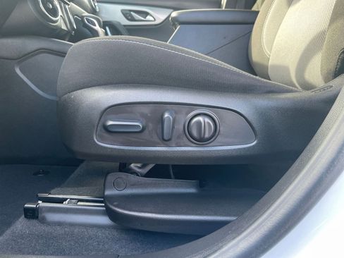 Used 2025 Chevrolet Blazer LT image 23