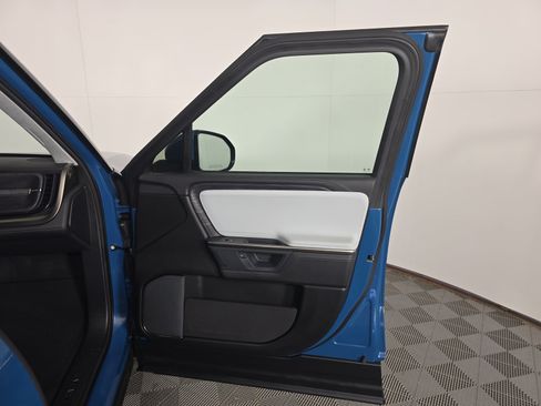 Used 2025 Rivian R1S Adventure Dual AWD/4WD image 18