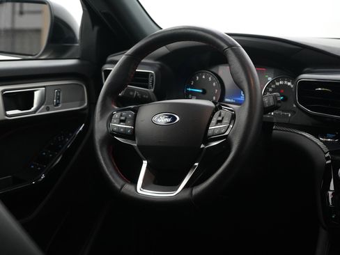 Used 2022 Ford Explorer ST-Line w/ Class IV Trailer Tow Package image 13