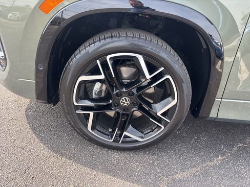 Used 2025 Volkswagen Tiguan SEL R-Line image 15