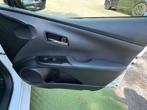 Used 2021 Toyota Prius LE AWD/4WD image 22