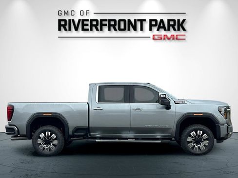 New 2026 GMC Sierra 2500 Denali w/ Denali Reserve Package image 2