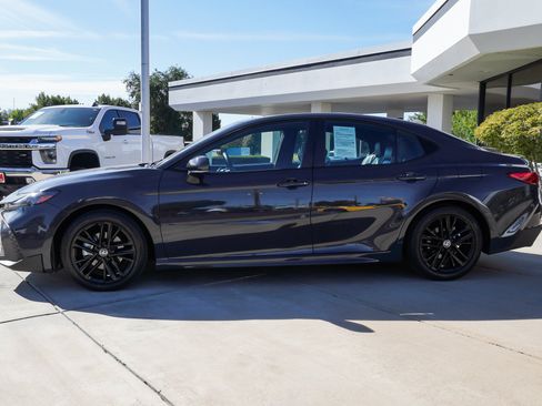 Used 2025 Toyota Camry SE FWD image 5