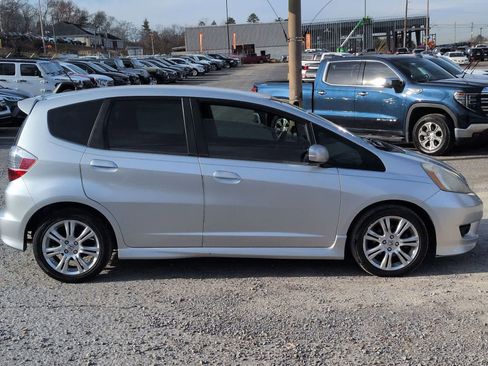 Used 2011 Honda Fit Sport image 9