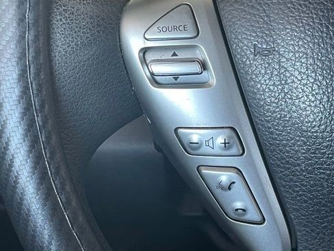Used 2016 Nissan Versa SV FWD image 10