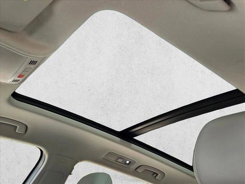 Used 2021 Volkswagen Tiguan SE w/ Panoramic Sunroof Package image 13