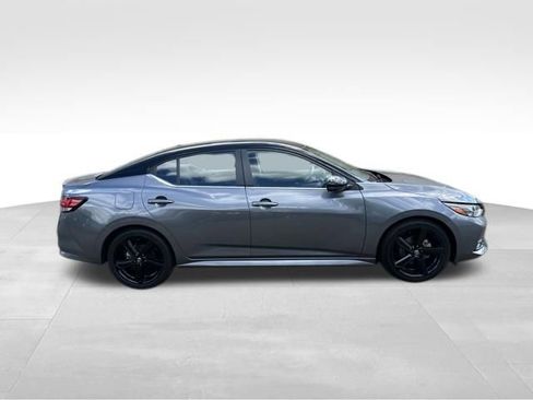 Used 2023 Nissan Sentra SR w/ Electronics Package FWD image 9