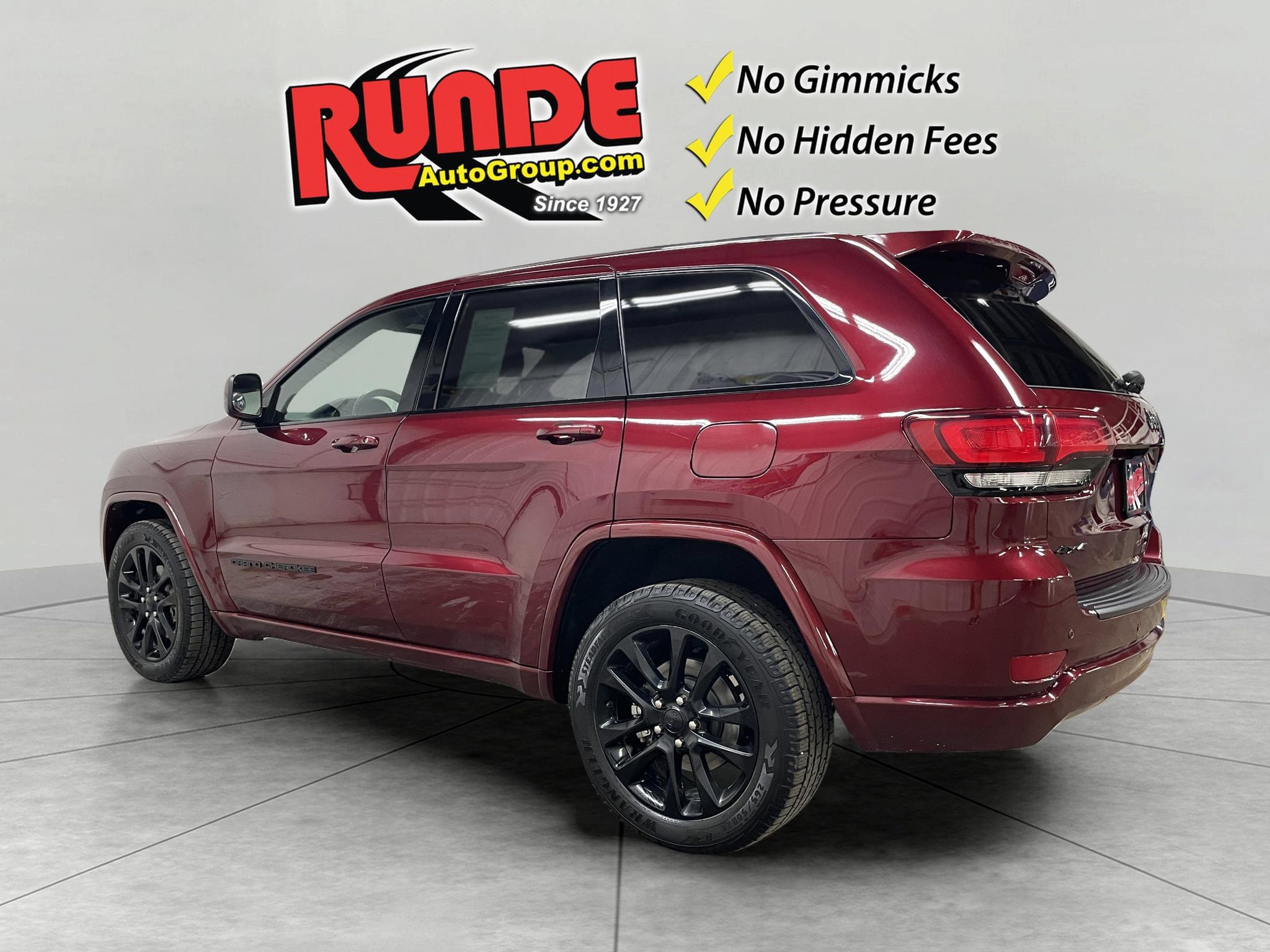 Used 2021 Jeep Grand Cherokee Laredo X AWD/4WD image 3