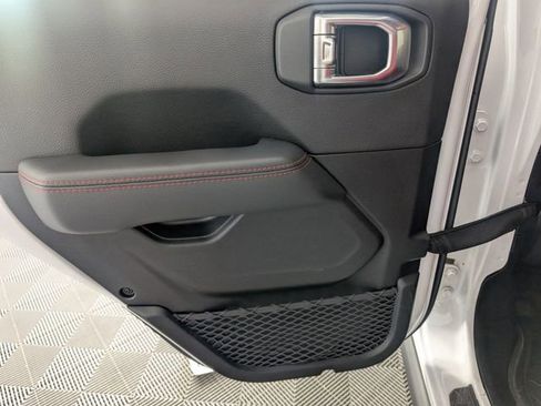 Used 2021 Jeep Gladiator Rubicon AWD/4WD image 27