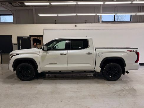 Used 2023 Toyota Tundra Limited image 2