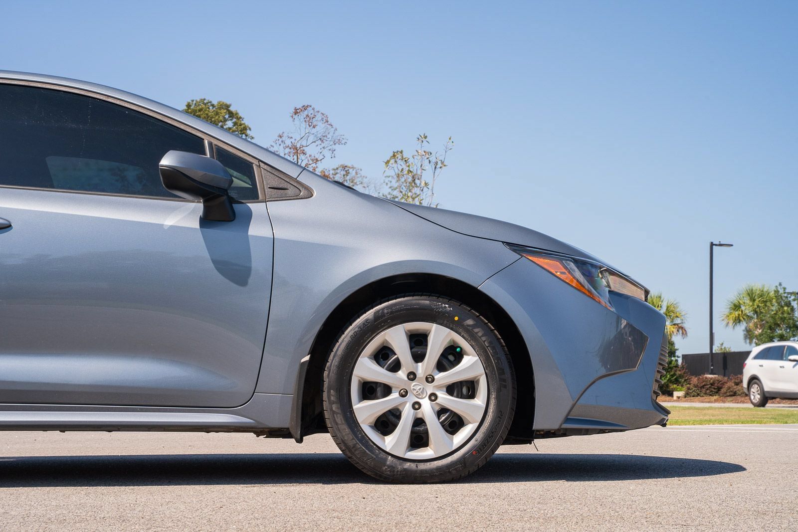 Used 2025 Toyota Corolla LE FWD image 9