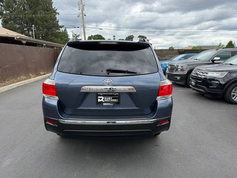 Used 2012 Toyota Highlander FWD w/ Tech Pkg image 5