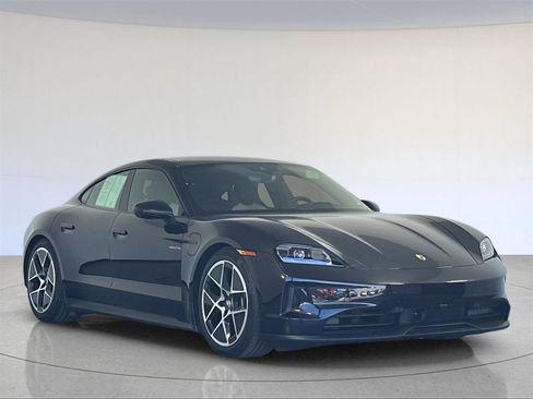 Used 2025 Porsche Taycan image 10
